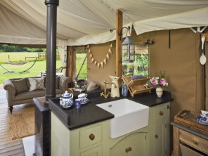 Travellers Joy Luxury Lodge Tent for 6 near Woodbridge, Suffolk, England